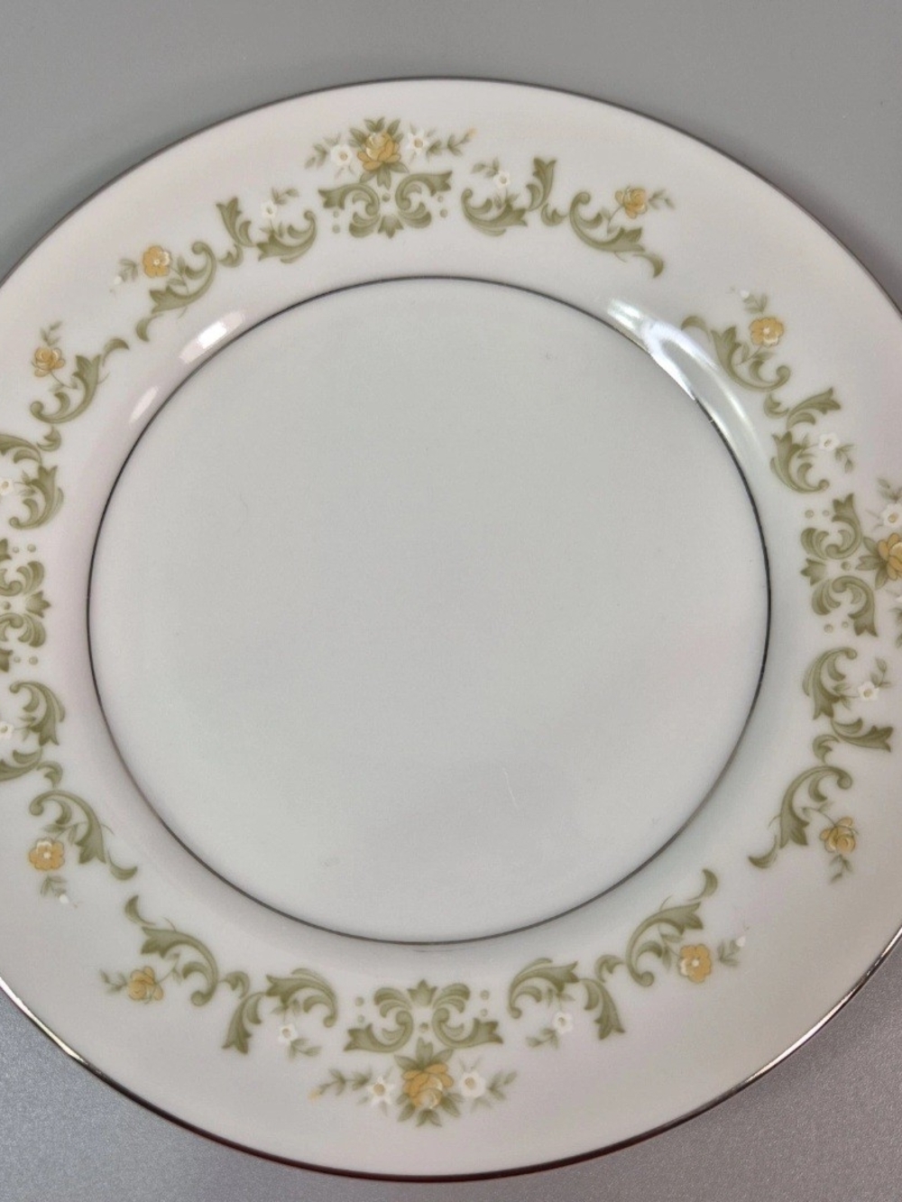 Towne House Set of 6 Fine China Regal Dessert Plates 6" 2/8 Good Pre Loved. ¹